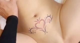 唐伯虎学妹自拍：22分钟UC头条热门视频，女主纹身标志身材容貌揭秘