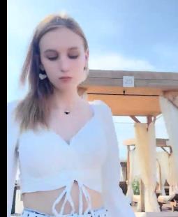 东北大神最新作品：俄罗斯女友海边搭讪，精选女神出镜8V-2.5G