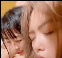 倪娜Nina组队闺蜜四人游自拍汉堡车灯观看视频11分钟