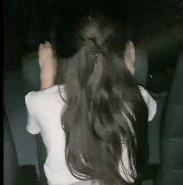 《S级女主约P电影院作品，腿长用嘴闪光37分钟》