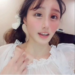 美貌精选自拍短视频：完美露脸，时长4分钟