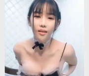 推特妹子Huluwa少男榨汁机群殴视频震撼上贤妗