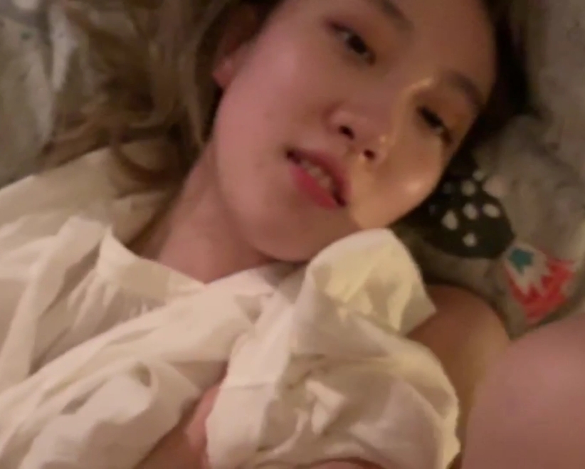 字母圈00后美女学狗叫