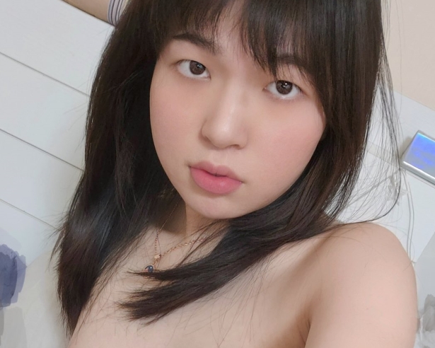 网红俞喵喵TS眼镜私拍视频集，粉丝疯狂收藏