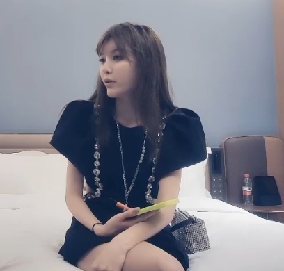 高颜值女神珍藏合集《小宝寻花系列》久妖大神最新8V6.13G精品下载，宅男必备！