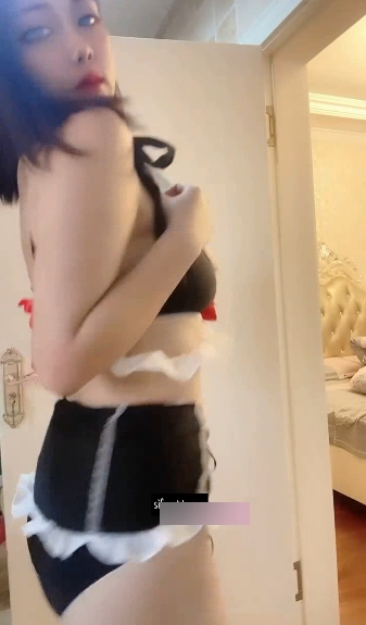 《快手女神安琪宝贝：15个视频，1.24G身材玉兔小姐姐》