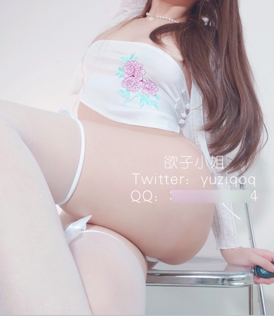 集的视频内容丰富多彩,不仅展现了小蔡头的魅力,也为收藏爱好者提供了一次难得的机会。快来收藏这个小蔡头喵喵喵的125.5g合集,一起感受她的迷人魅力吧!