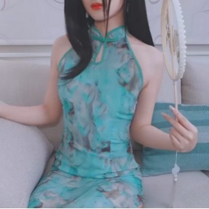 粉丝们之间的情感交流。这份合集将她多面的魅力尽情呈现，让人们更加深入地了解这位反差女神的魅力所在。赶快收藏这份珍贵的合集，一起领略FortuneCuttie的独