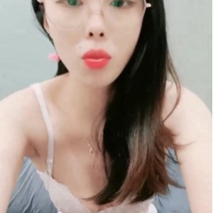 生动有趣的高中英语老师：10v视频总时长8.73g，收藏狂潮席卷百度