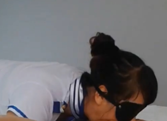 骚妇卡戴珊黑丝空姐大东西玩弄对白清晰度性癖视频