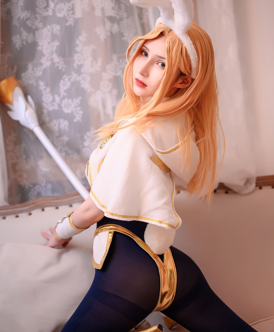 vams子推特散图合集：黑色旗袍、兔女郎自拍、蛇皮泳装、酒吞童子等，总共10系列，共计约5GB