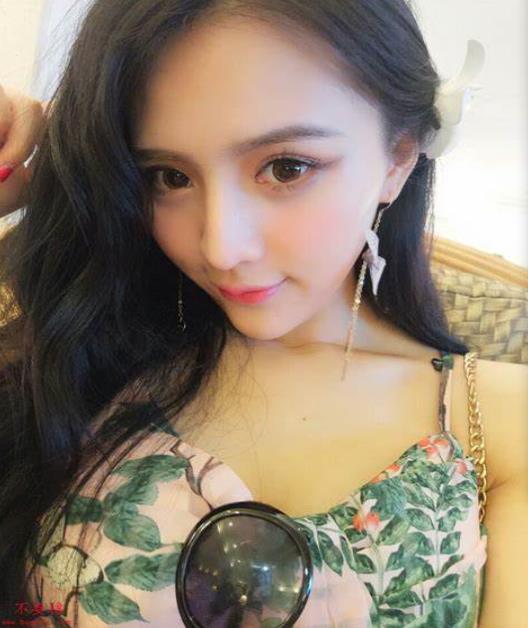 东方航空空姐贾静雯才艺视频合集，高清展示，1.96G优质颜值与完美身材的视觉盛宴