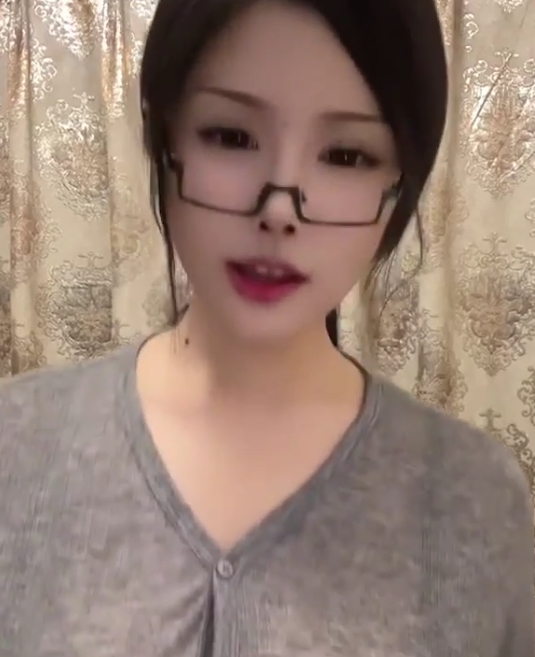 纯欲御姐宋星星1V1视频，1.65G超红车灯美女魅力无限