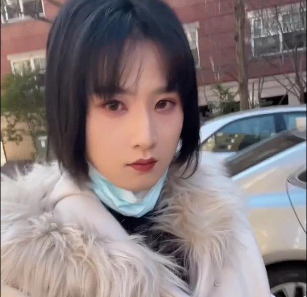 TS网红TSCDXUN：闺蜜打野自娱自乐，前列腺大战全记录！（83V，13.5G）