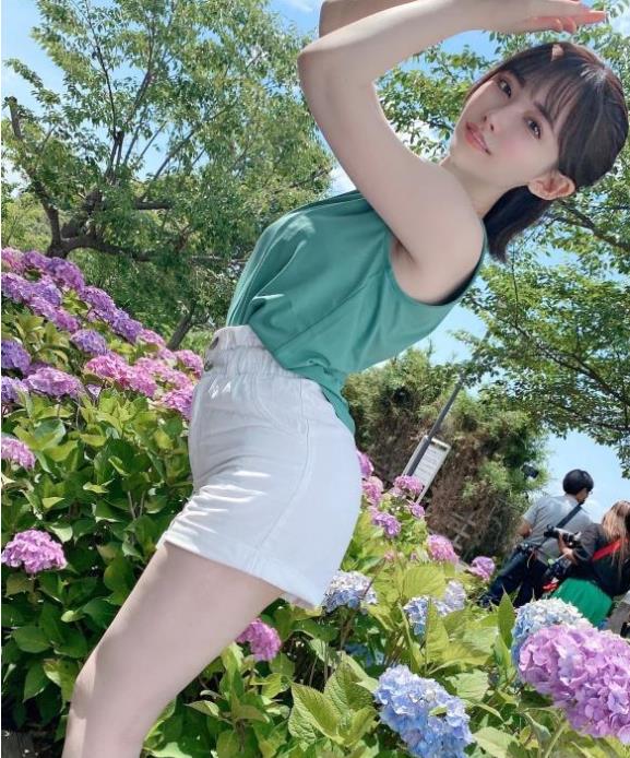 抖音美女《三寸妹子》热舞直播+私房作品,高清观感