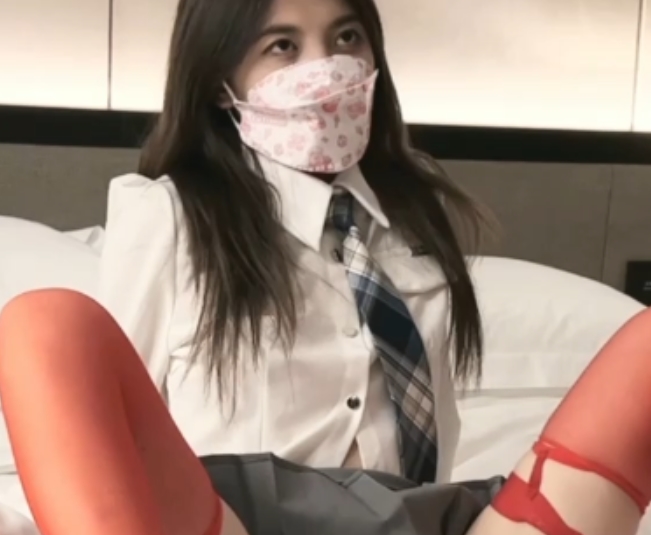 32.8g视频收藏达854次,自去重增加ED2K链接,小二先生指教靓女,新增4K创可贴贴2