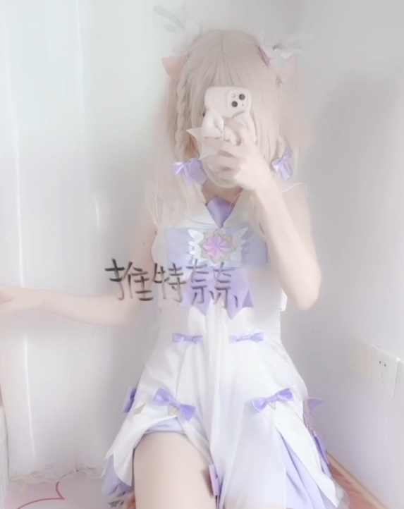 小灵酱：福利姬，百度搜索收藏205个ED2K视频