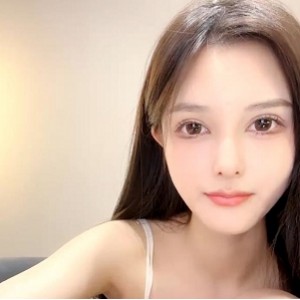 香奈奈18V网红脸绿播女神老主播12.1G化妆品