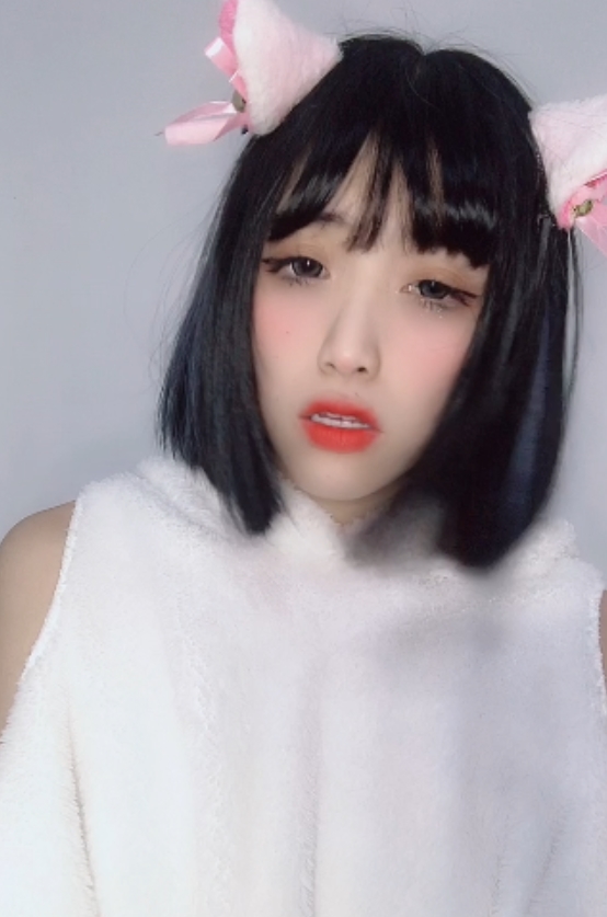 小雨：口腔舌头喉咙反差婊，永久有效双层压缩