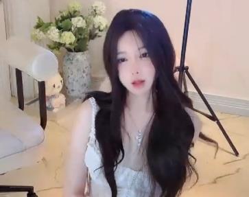 女神喷技大揭秘！时长超长悬赏视频，颜值身材无可挑剔，小姐姐人气爆表，赶快观看吧！