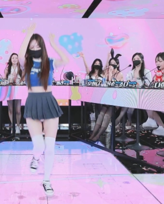 自行打包视频合集:韩国脱衣舞、密室逃脱、骰子战争,37G大小,4个视频