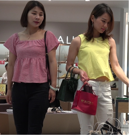 拍试鞋视频合集：小明的潮流追求