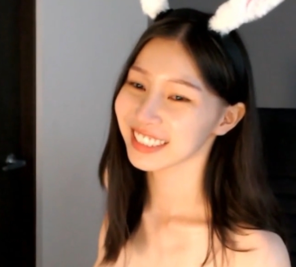 minarocket直播录像:韩国主播15v+24.6g