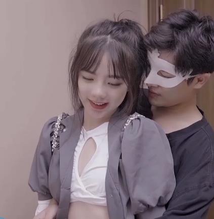 潘甜甜：火爆抖音的青春话题人物，观看她的作品吧！