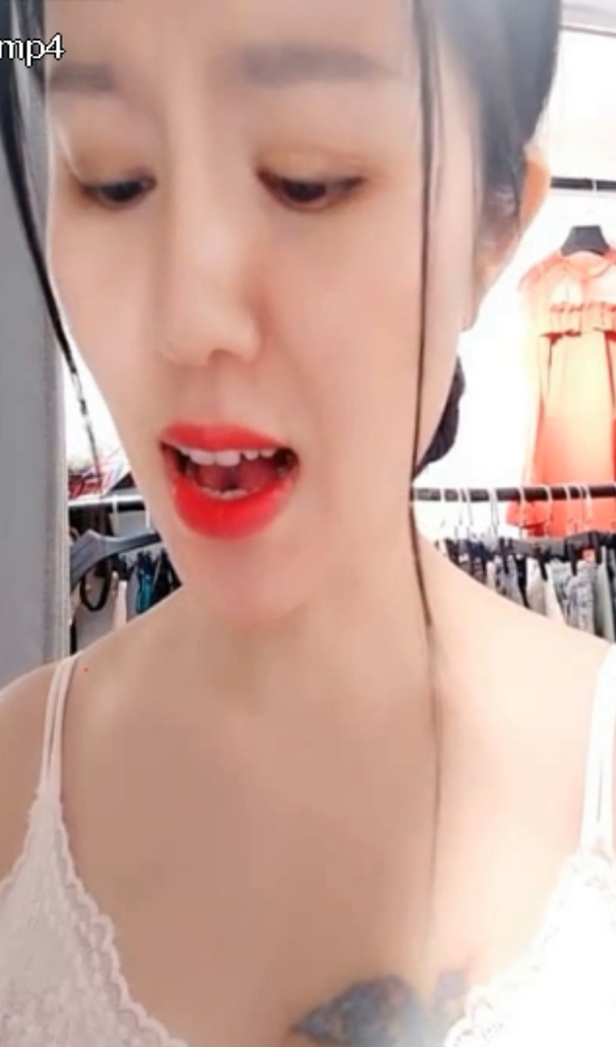 时尚穿搭直播合集：小雯的服装店老板娘风采32个视频，26.49G