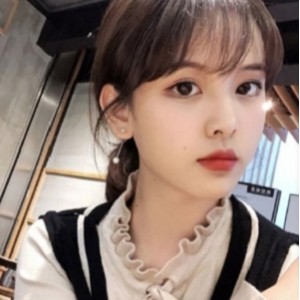 内蒙快手网红小妹私人订服装装