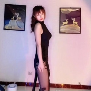 悠宝儿泳装定制+热舞社保专辑：养眼泳装定制，热舞视频资源，满足粉丝期待！