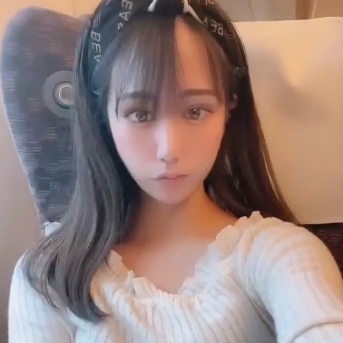 神秘处美女高铁招C1.2G3V度盘