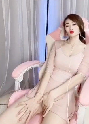 兔小软火辣定制视频一对一视频,兔小软性感穿着,百度盘免费下载!