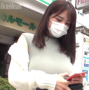 《波涛汹涌：大罩杯美女1v1跟拍，4G百度云资源》