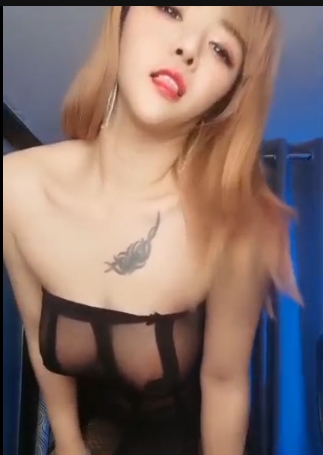 陈小魔：精彩绝版视频片段集，自摸秀、唱歌秀、汽车秀等，精彩性感舞蹈秀