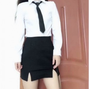 仙仙小草莓：拥有智慧和爱心的女家教，为孩子们提供有效帮助