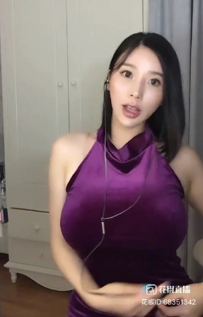 虎牙超高人气的高品质超精选美人童小芯(紫色哒豚豚)最新写真+视频图散播稀缺合集_744M_百度云