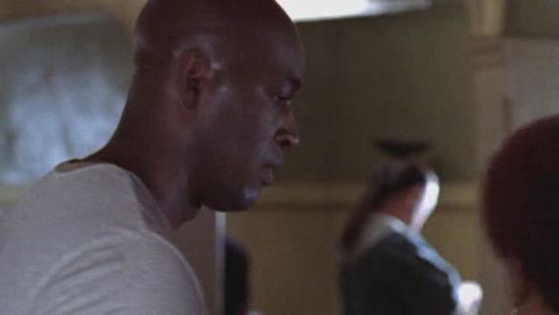 《盾牌》：美国犯罪动作剧中的惊心动魄之旅