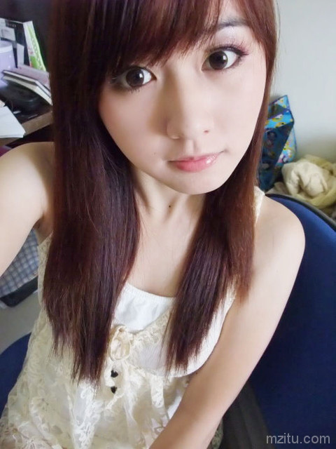 清纯小湿妹妮妮与土豪爸爸的爱情直播：礼物、密码房、脱裤子等精彩内容！