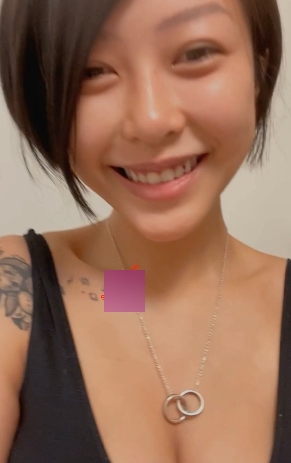 Onlyfans_何麦枒作品合集