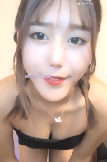 蜜桃极品女主播_无名小妖作品合集