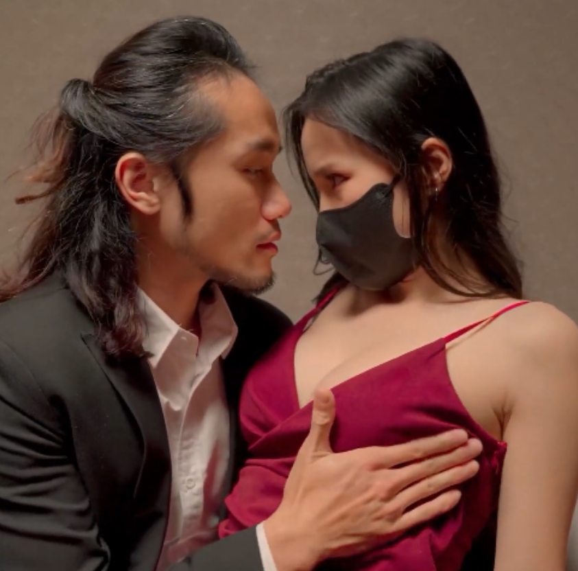 小彩旗:传媒新舞蹈视频收藏百度、ED2K,4v2.7g