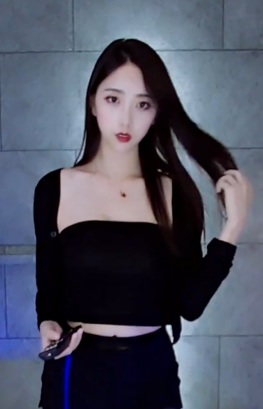 林软软舞蹈直播精彩合集902v143g，深受粉丝喜爱，尽享视觉盛宴！