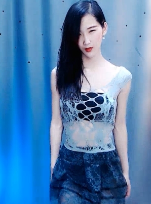 小小兔：虎牙性感女主播作品合集，颜值与身材并存