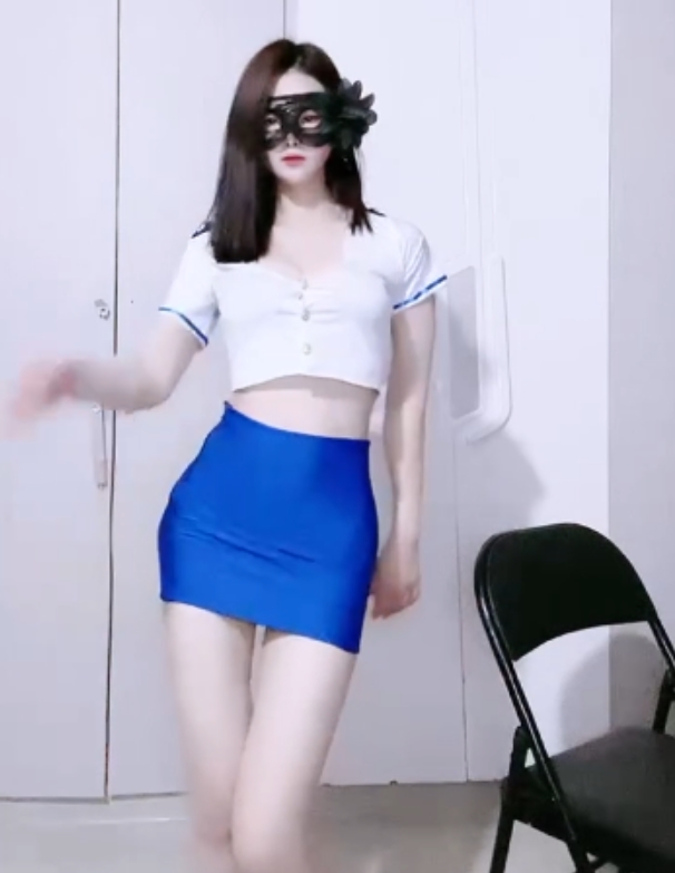 火辣艾米：面纱女神的定制热舞尺度合集，77V，5.73GB，百度盘