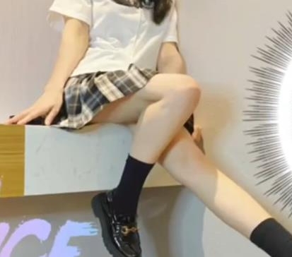 2清秀可爱的许木：黑丝Jk格子裙下的小狗子视频主播3许木：活力四溢的黑丝Jk格子裙视频主播4许木的直播间：温馨轻松的黑丝Jk格子裙乐园5追寻乐趣：许木的多样化视