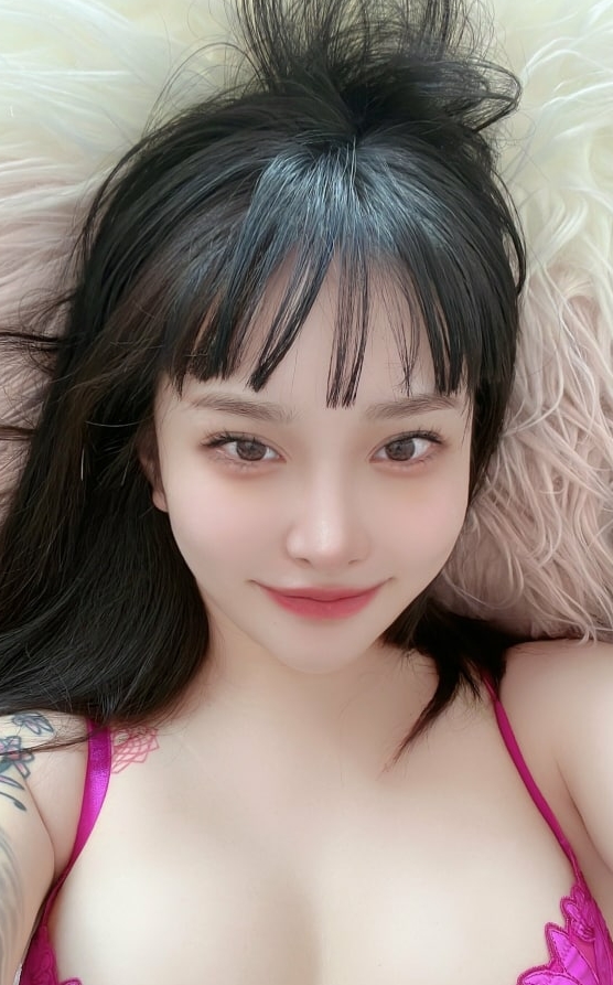 宋昱欣Hitomi臀神OF私拍320P14V168MB,童颜巨臀A4腰,顶级欧美身材