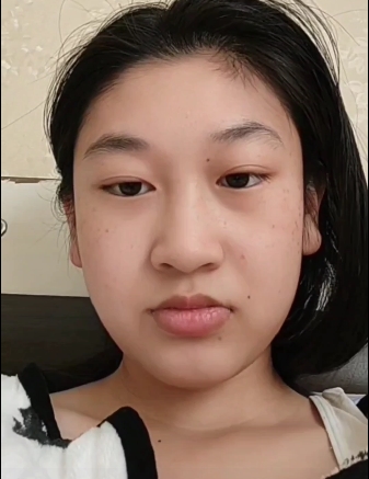 “青春甜蜜时光，十八岁女友luo与男友的300m视频”