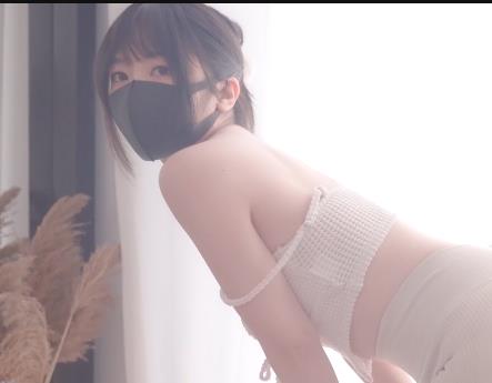 火爆全网！玩偶姐姐假日瑜伽，唯美系男模自拍，道具大佬挂水滴！时长30分，精彩不容错过！