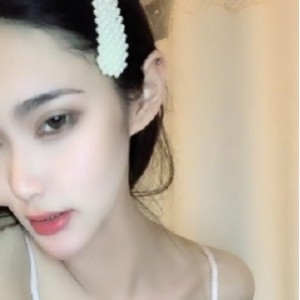 艺术院系学生在某处的水花中呐喊声百度盘